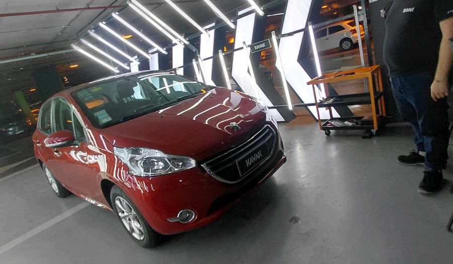 Peugeot 208 1.5 ALLURE TOUCHSCREEN Hatchback 2015