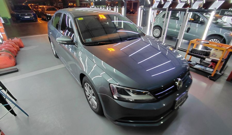 Volkswagen Vento 2.0 115CV ADVANCE Sedan 2015
