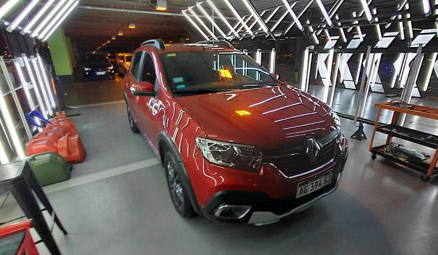 Renault Sandero Stepway 1.6 INTENS Hatchback 2023