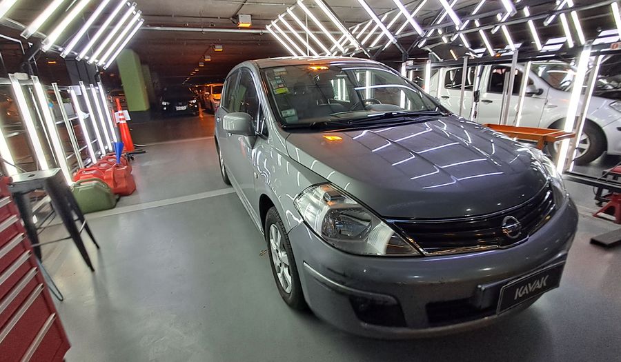 Nissan Tiida 1.8 TEKNA Hatchback 2012