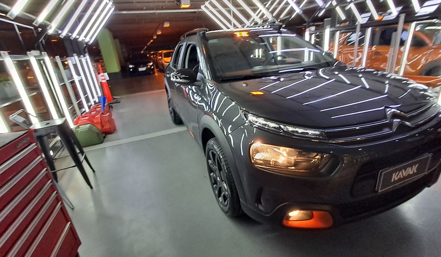 Citroen C4 Cactus 1.6 THP 165 SHINE AUTO Hatchback 2025