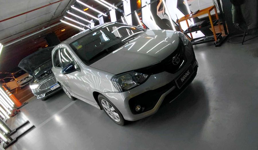 Toyota Etios 1.5 XLS Hatchback 2018