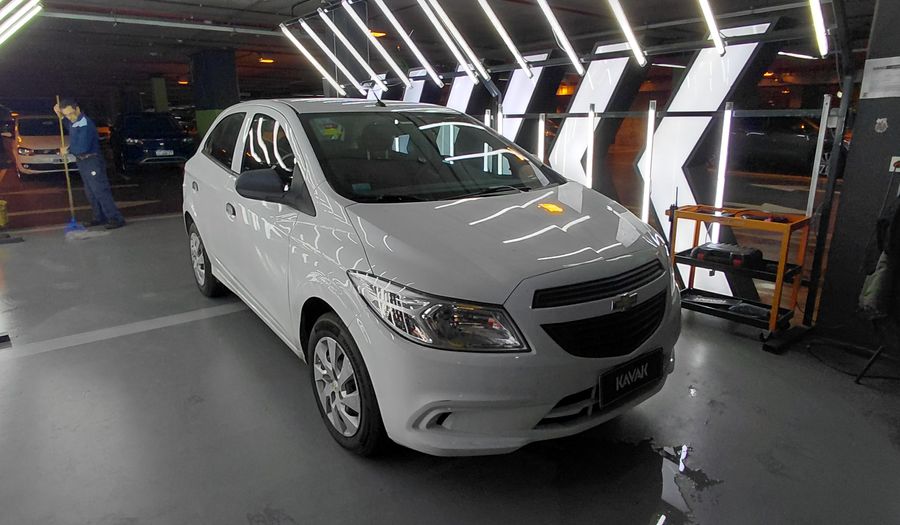 Chevrolet Onix 1.4 LT Hatchback 2016