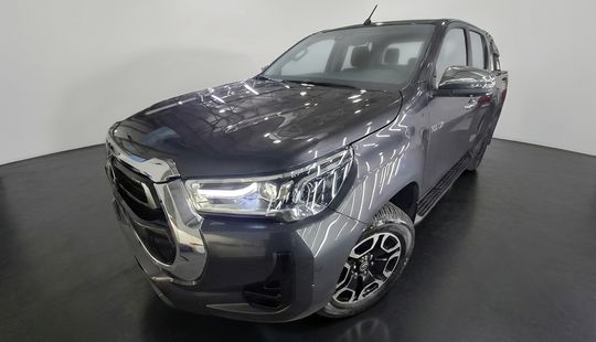 Toyota • Hilux
