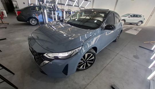 Nissan • Sentra