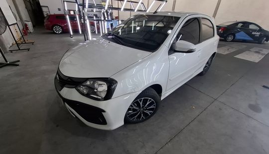Toyota • Etios