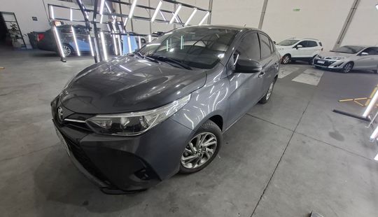 Toyota • Yaris