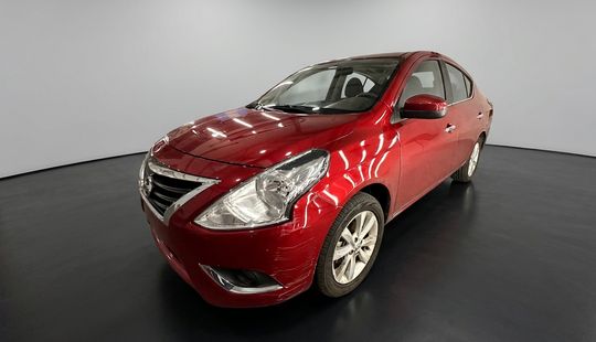 Nissan • Versa