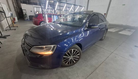 Volkswagen • Vento