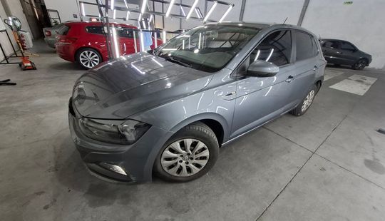 Volkswagen • Polo