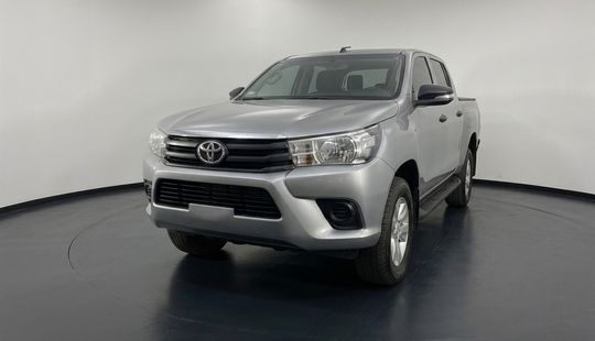 Toyota • Hilux