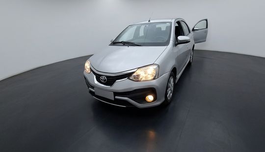 Toyota • Etios