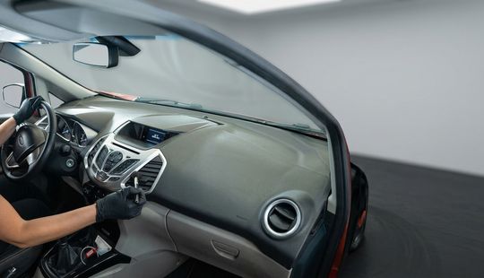 Nissan • Tiida