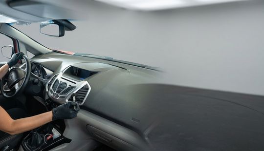 Peugeot • 208