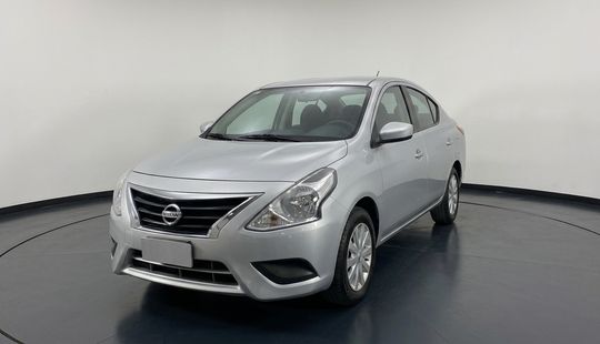 Nissan • Versa