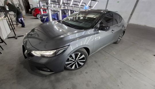 Nissan • Sentra