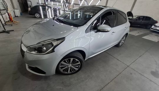 Peugeot • 208