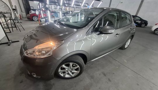 Peugeot • 208