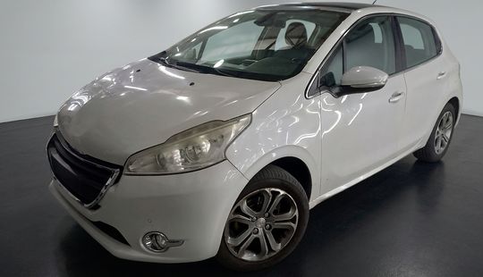 Peugeot • 208