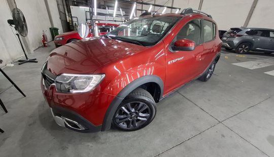Renault • Sandero Stepway