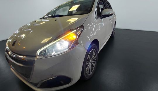Peugeot • 208