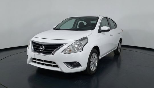 Nissan • Versa