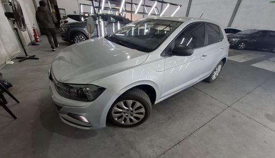 Volkswagen • Polo