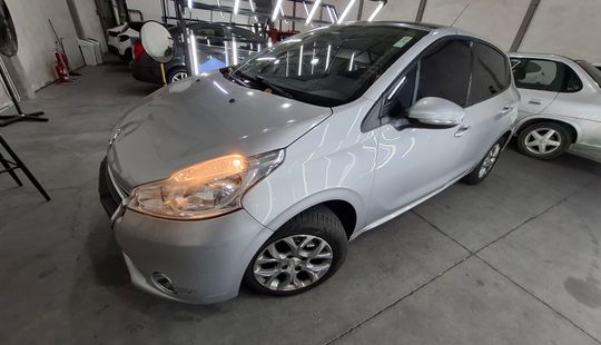 Peugeot • 208