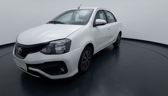 Toyota • Etios