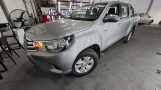 Toyota • Hilux
