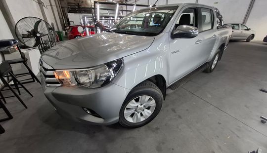 Toyota • Hilux