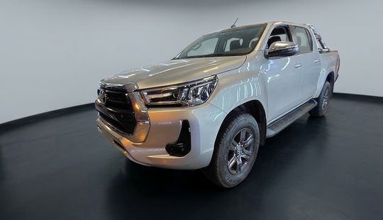 Toyota • Hilux