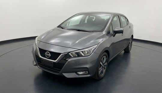 Nissan • Versa