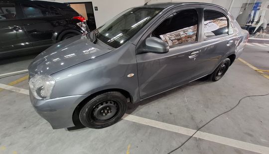 Toyota • Etios
