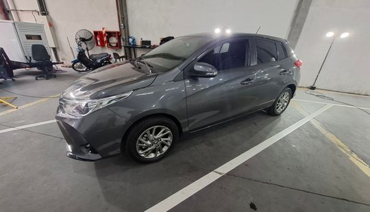 Toyota • Yaris