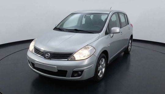Nissan • Tiida