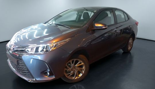 Toyota • Yaris