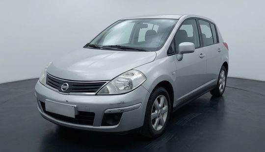Nissan • Tiida