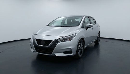 Nissan • Versa