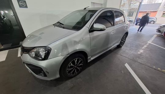 Toyota • Etios