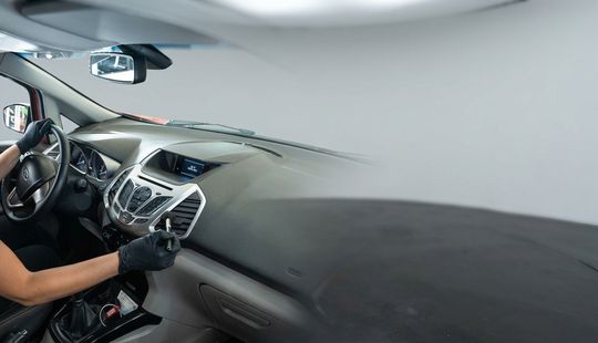 Toyota • Hilux