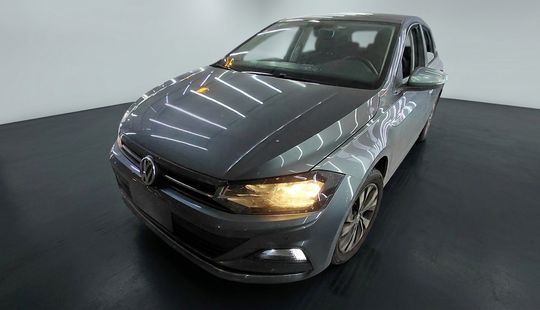 Volkswagen • Polo