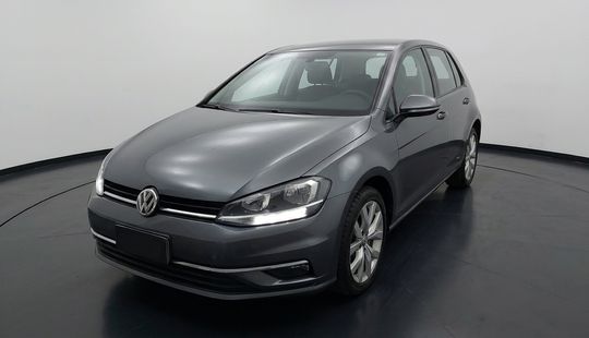 Volkswagen • Golf