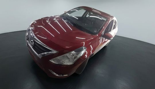 Nissan • Versa