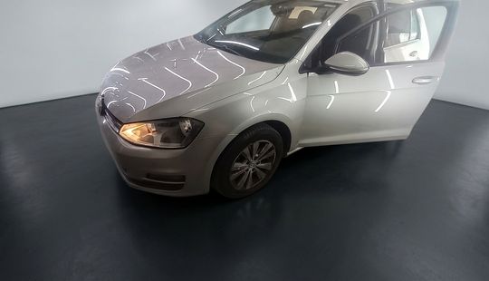 Volkswagen • Golf
