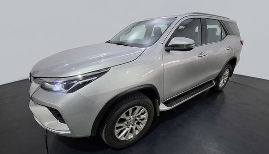 Toyota • SW4