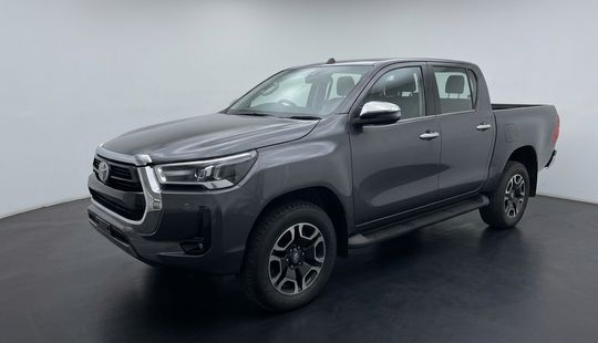 Toyota • Hilux