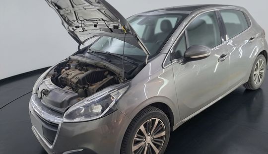 Peugeot • 208