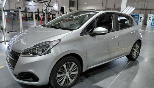 Peugeot • 208
