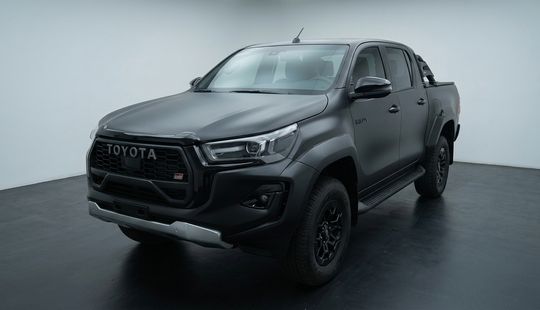 Toyota • Hilux